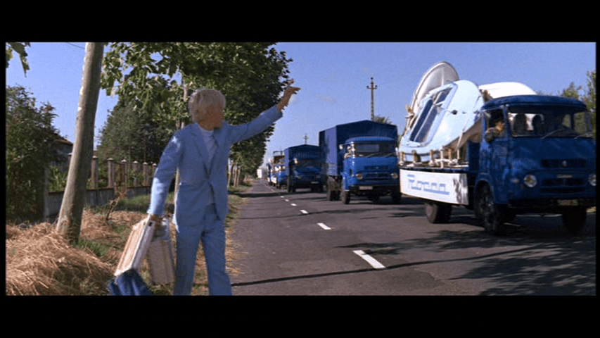 Maxence hitches a ride with the carnies who coincidentally are taking Delphine to Paris