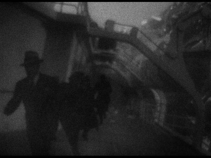 Passengers of the Princess Irene running to its lifeboats