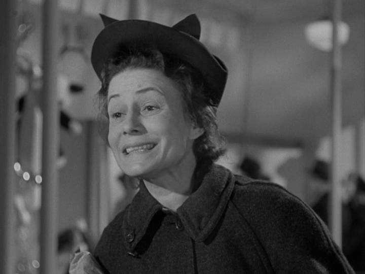 Close-up of Thelma Ritter's unnamed character