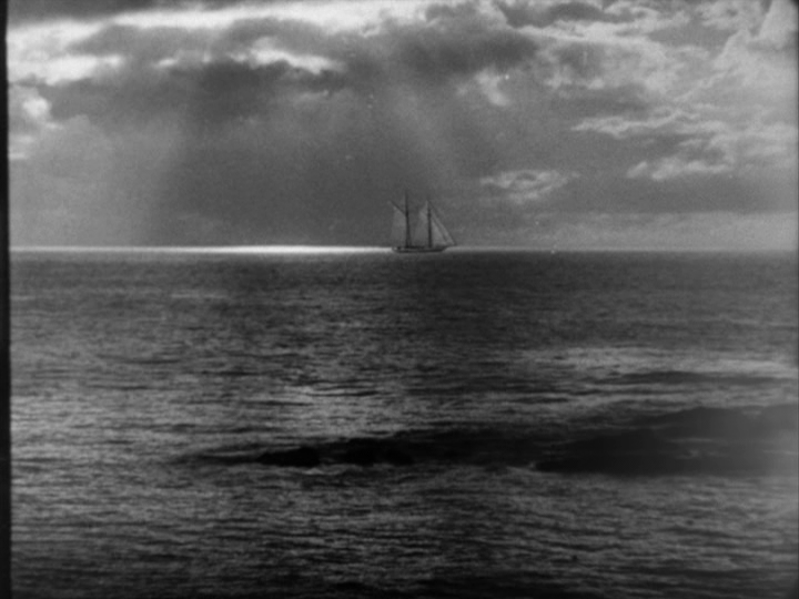 Extreme long shot of the Circe.