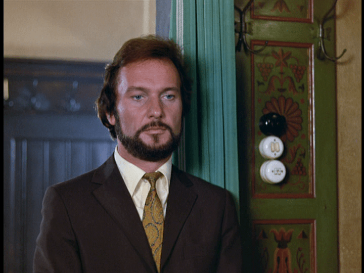 Medium shot of a waiter