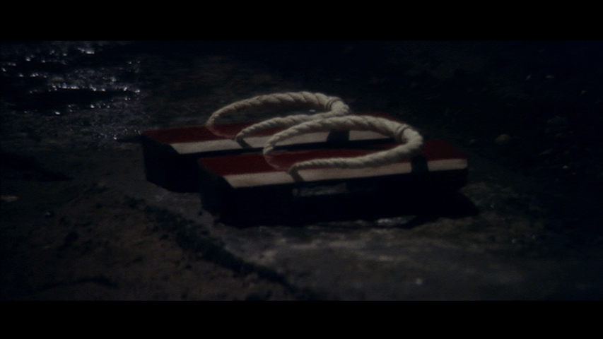 Close-up of the geta