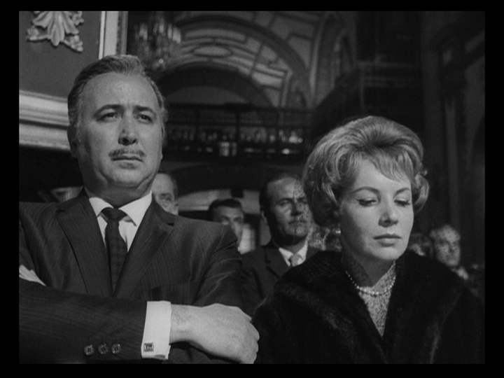 Continuation of the previous shot featuring Raul and Ana